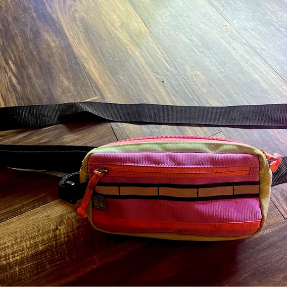 Retro Colored Fanny Pack - Picture 3 of 5